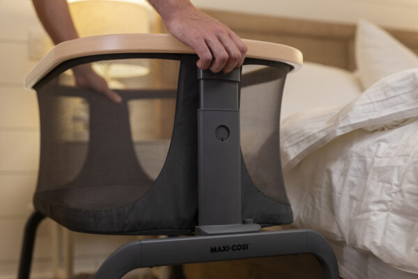 Maxi Cosi Iora Bedside Bassinet - Beyond Graphite - Image 2